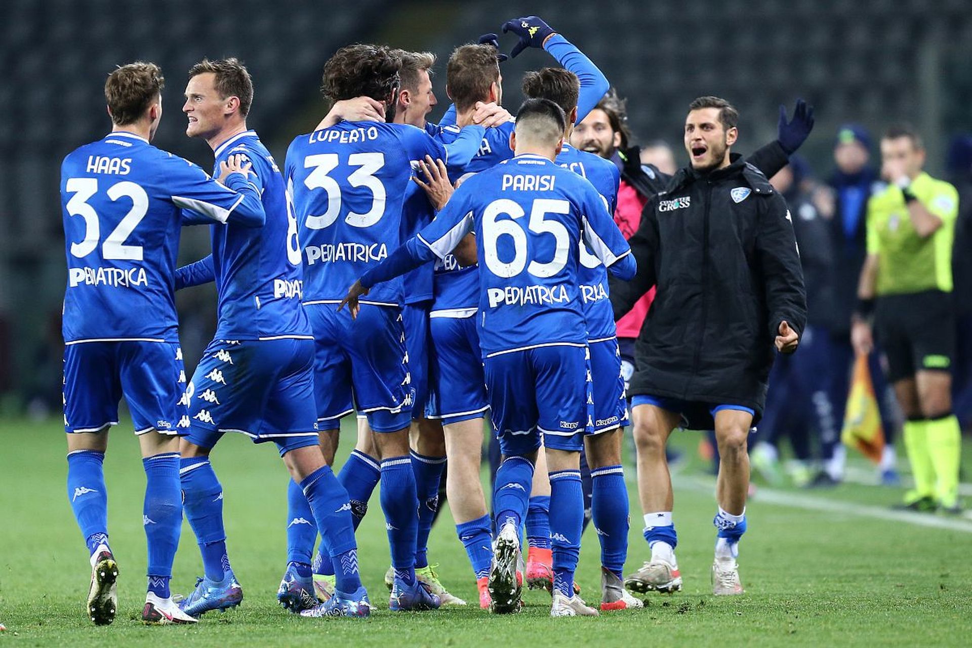 甲赛场上不 甲赛场上不